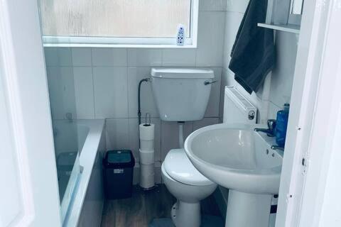 Comfortable Town House In Coventry City Centre Villa Dış mekan fotoğraf